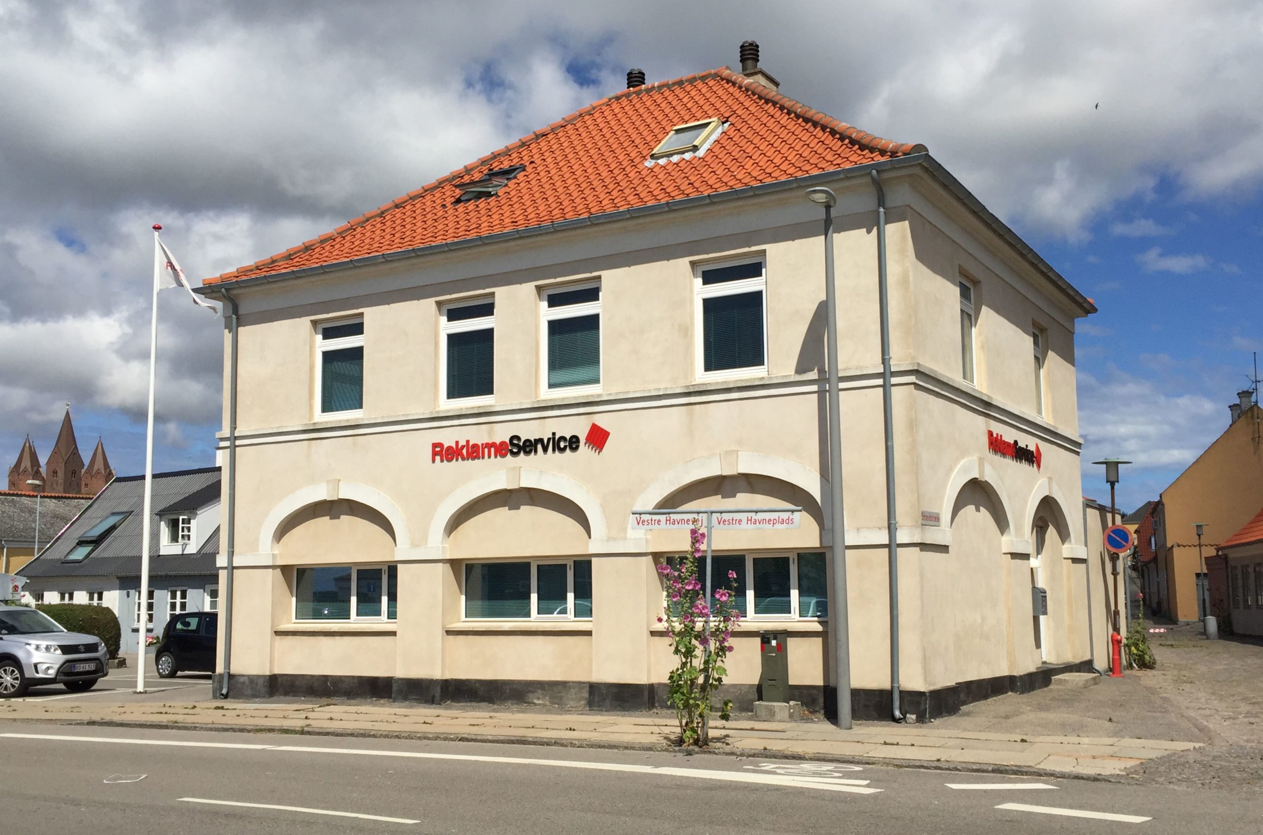 ReklameService facade